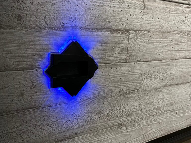 luce_maniglia_2_ritaglio_blu