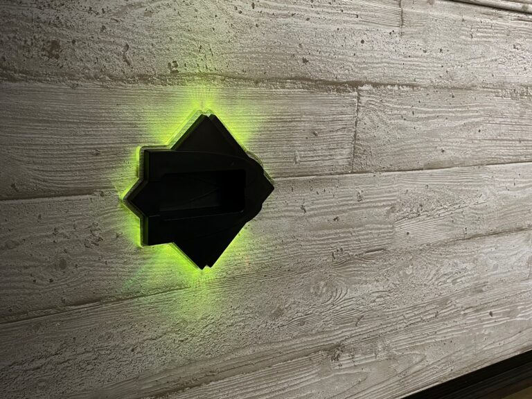 luce_maniglia_2_ritaglio_giallo