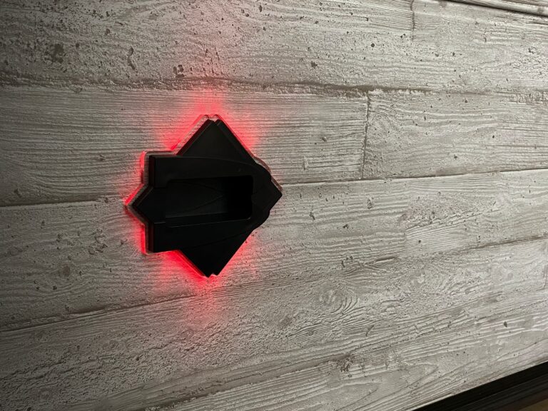 luce_maniglia_2_ritaglio_rosso